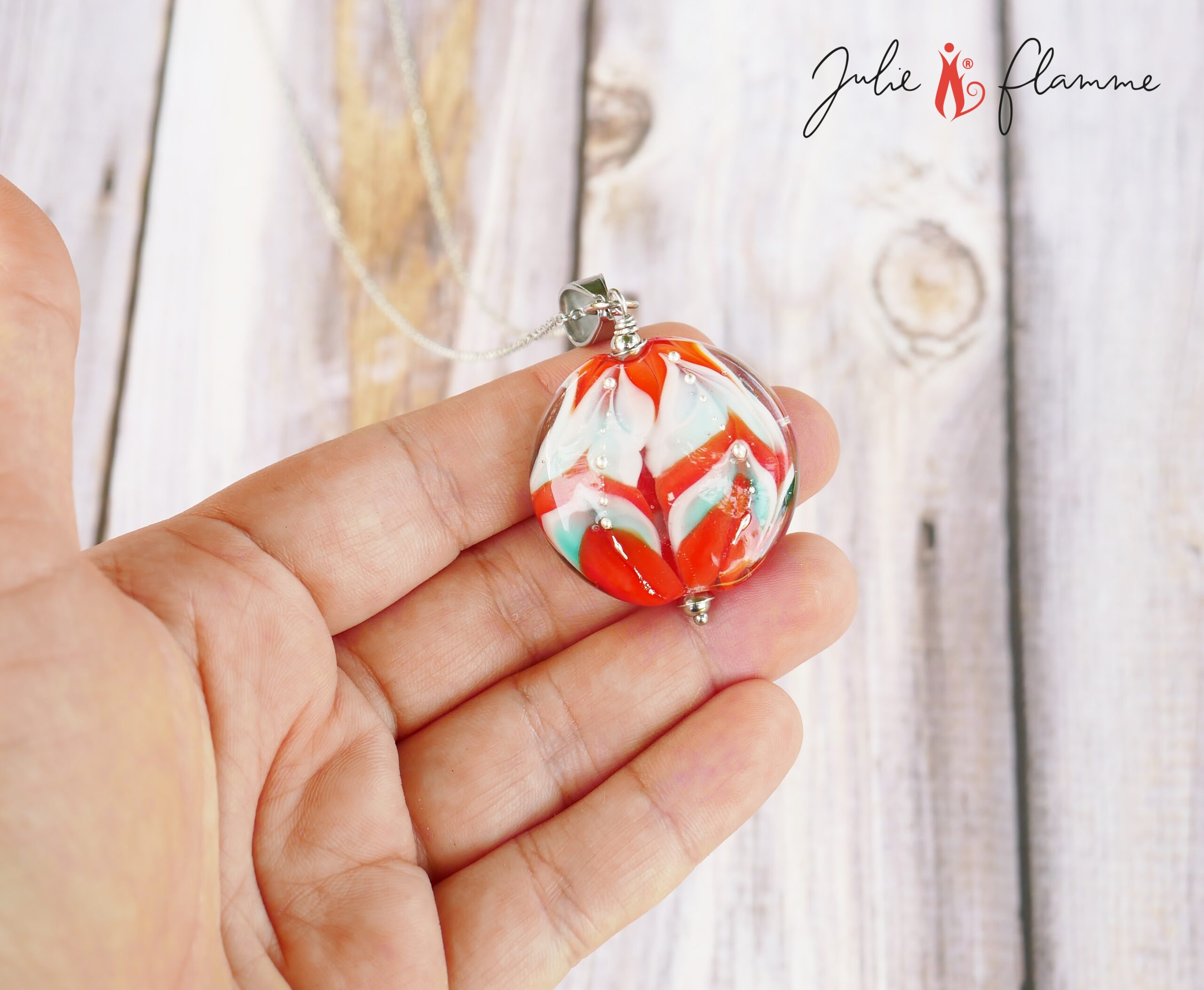 collier perle colorée