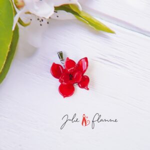 Collier Fleur de Noël Poinsettia rouge intense