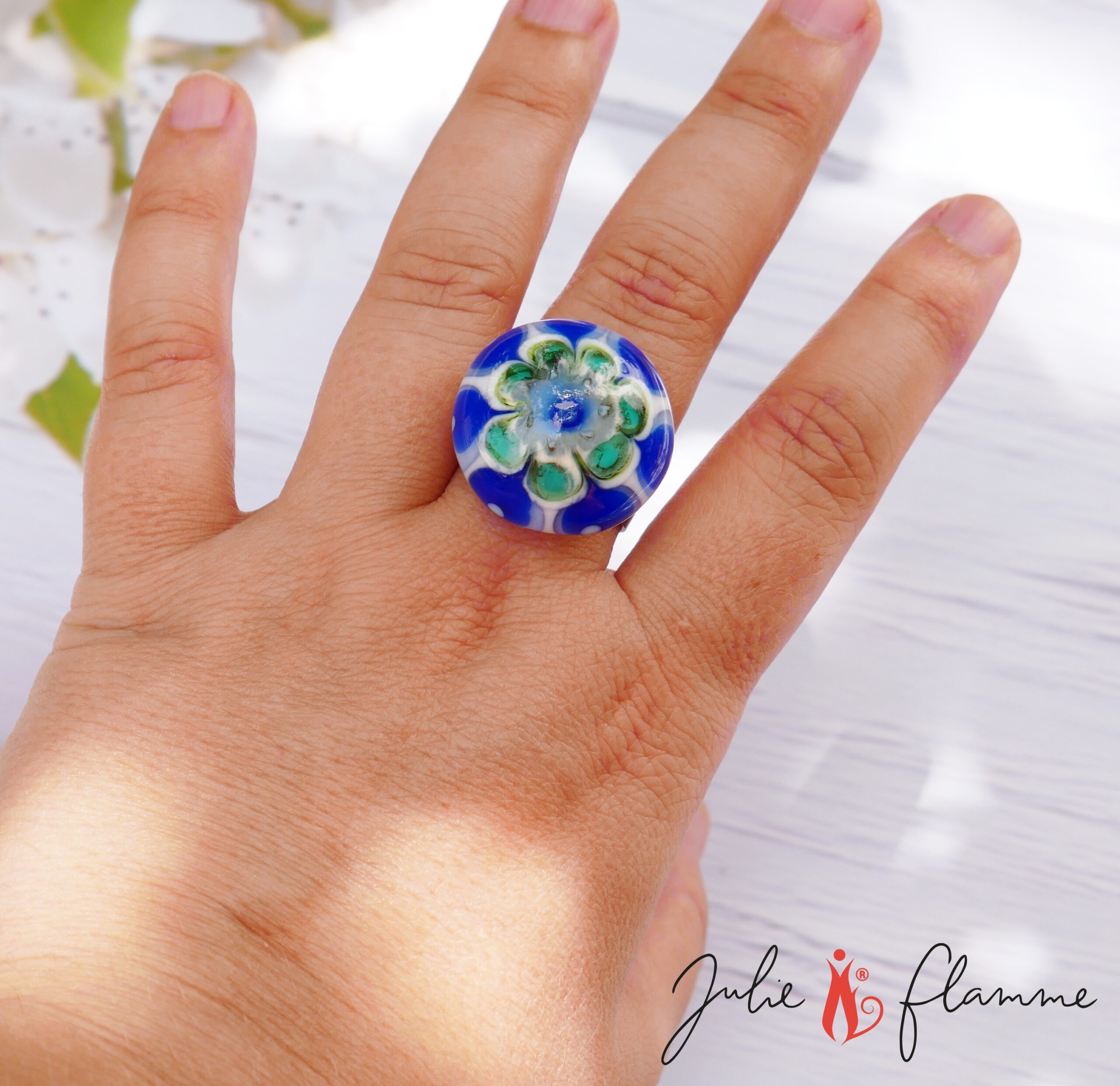cabochon bague en verre, bijou verre de murano, bague pour femme, julie flamme, fileuse de verre