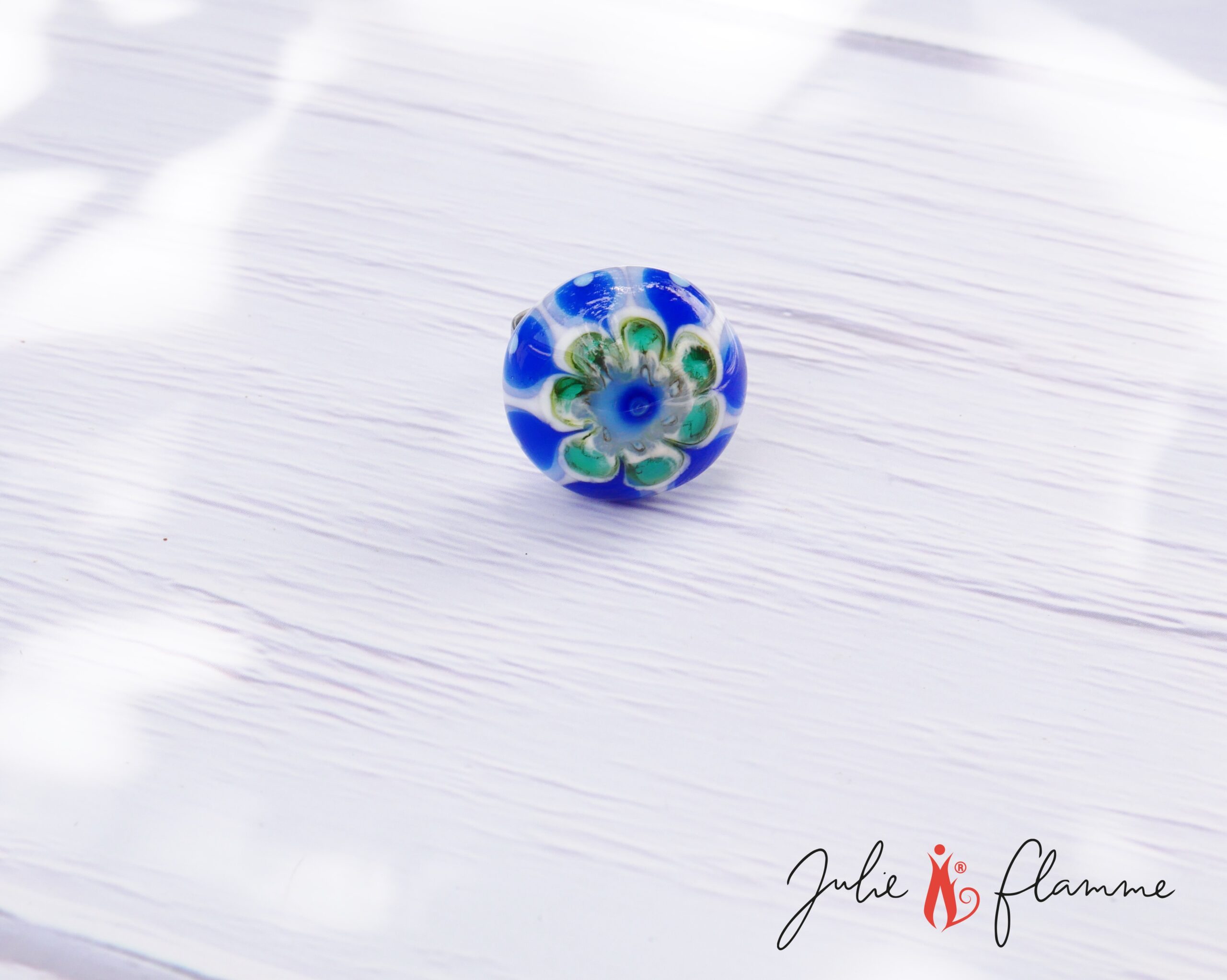 cabochon bague en verre, bijou verre de murano, bague pour femme, julie flamme, fileuse de verre
