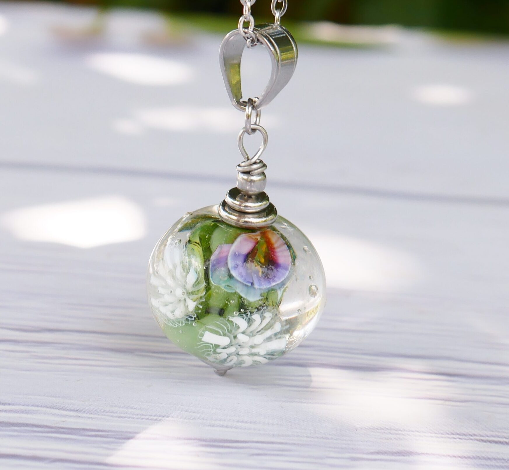 Collier floral parme