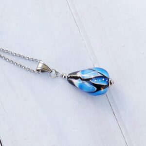 Collier perle bleue