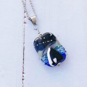 Collier orque, perle paysage, sculpture et dessin au verre fin