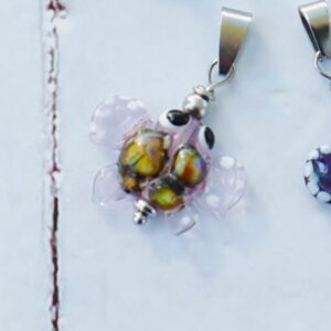 Mini tortue violette transparente