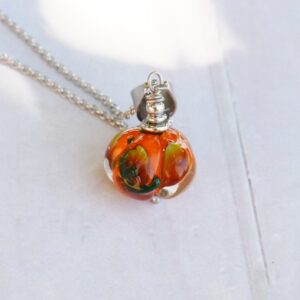 Collier petite citrouille magique orange