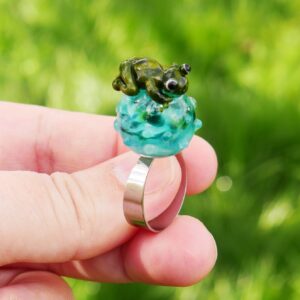 Bague petite grenouille dans la rivière