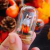 Mini déco petit chat sur sa citrouille - Thumbnail Image 1