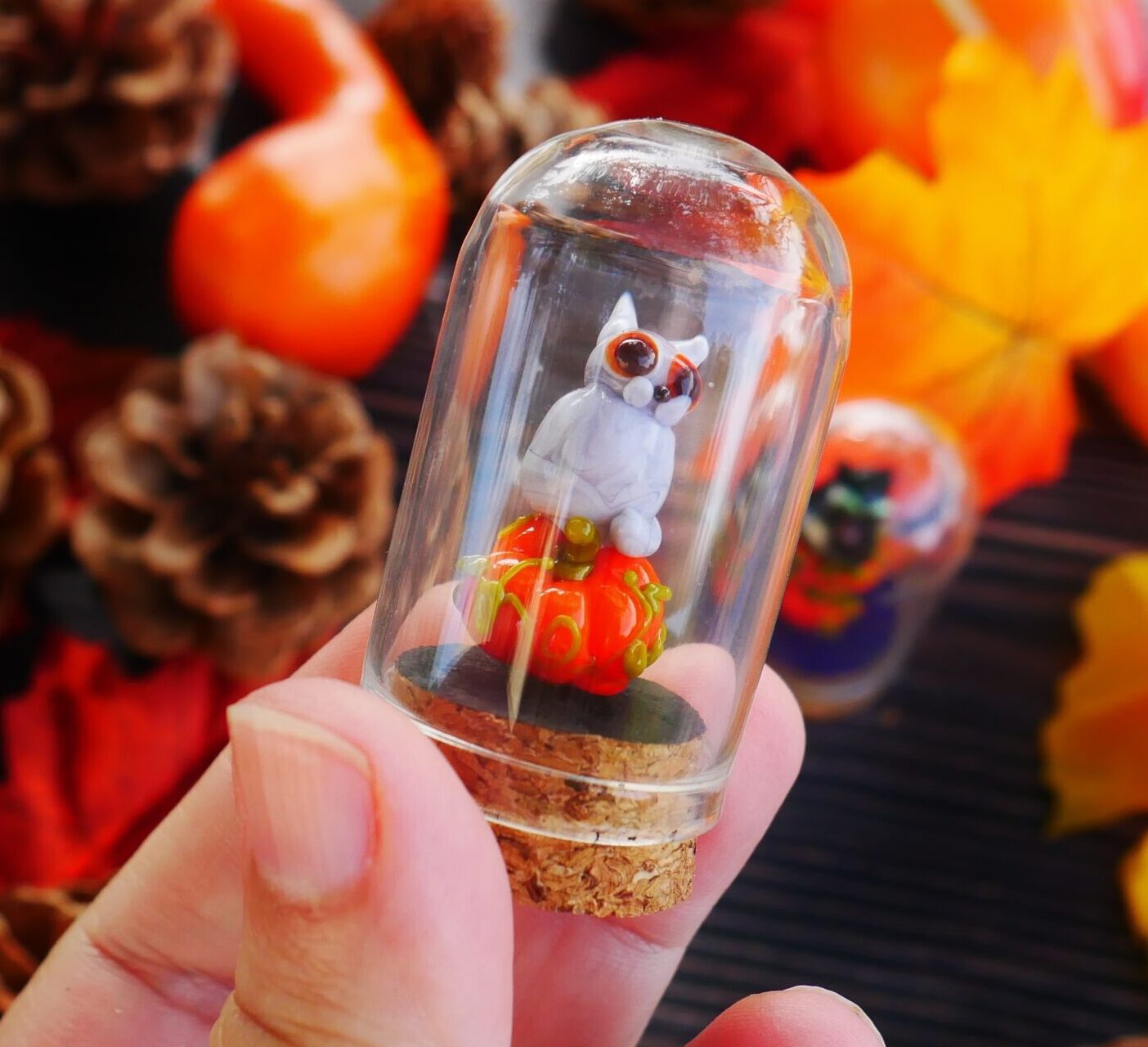 Mini déco petit chat sur sa citrouille – Image 1