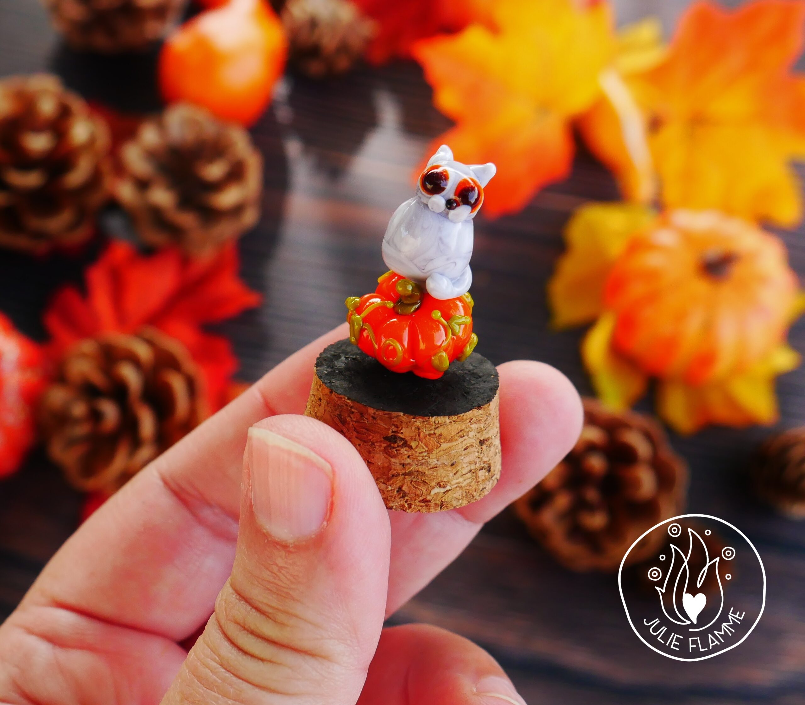 Mini déco petit chat sur sa citrouille – Image 2